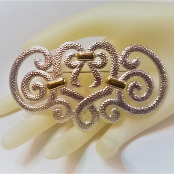 Vintage Dior Celtic Knot Brooch in Silver and Gold - Picture 1 of 3